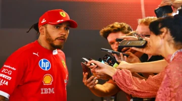 وعد جريء لهاميلتون: رمي الهاتف في القمامة بعد موسم فيراري الصعب 2025